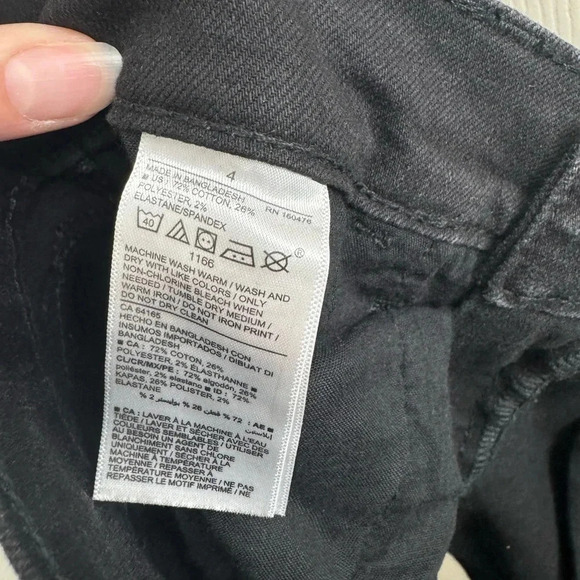 Old Navy - black boyfriend mid-rise distressed jean shorts size 4 - Picture 5 of 8